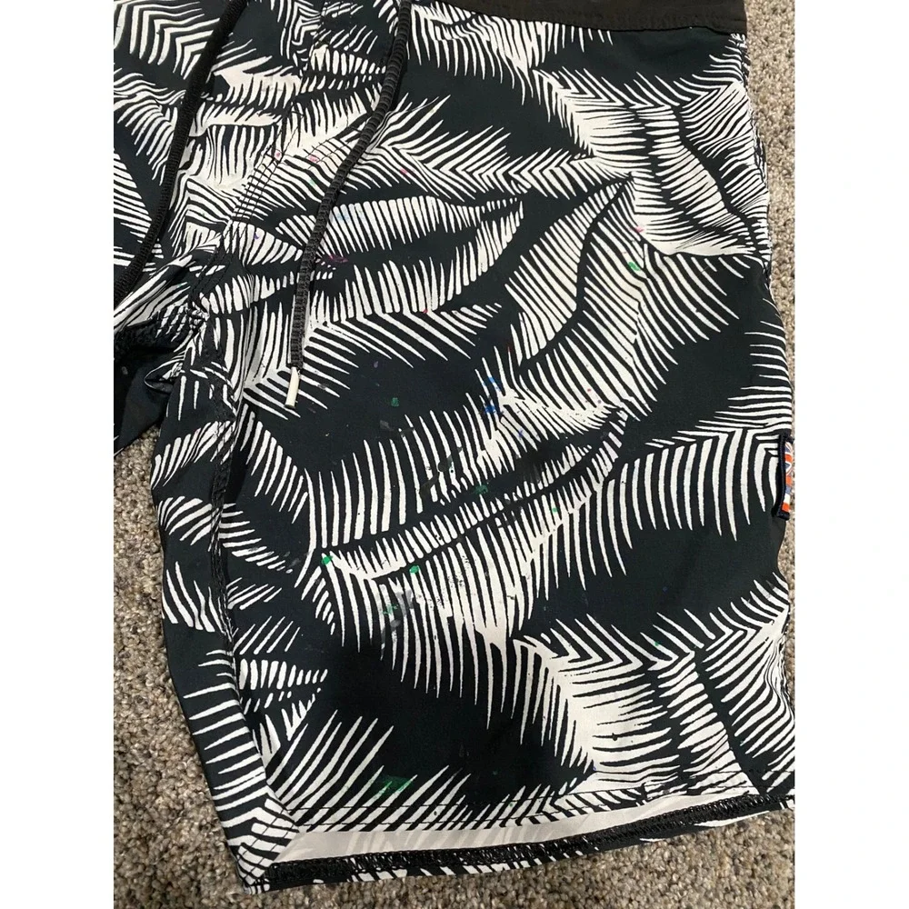 Board Shorts Volcom Mens Black Fair Tropical Leaf Print Mod-Tech 33